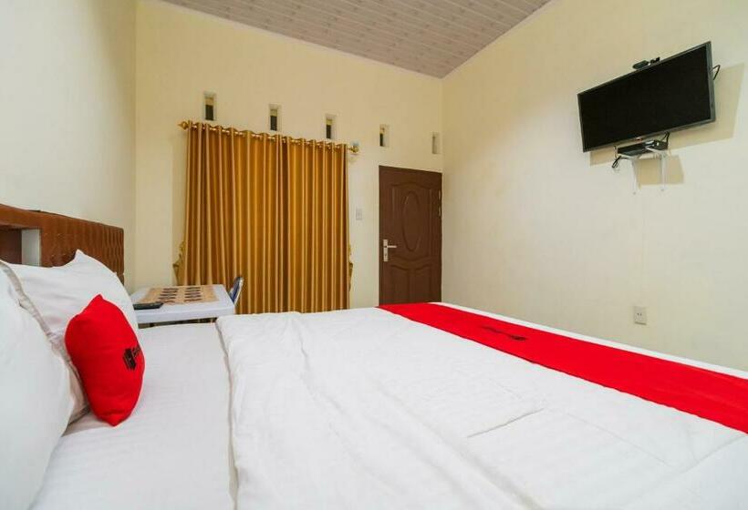 فندق Reddoorz @ Aldos Villa Silangit