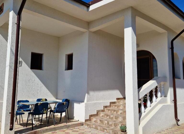 פנסיון Casa Selina