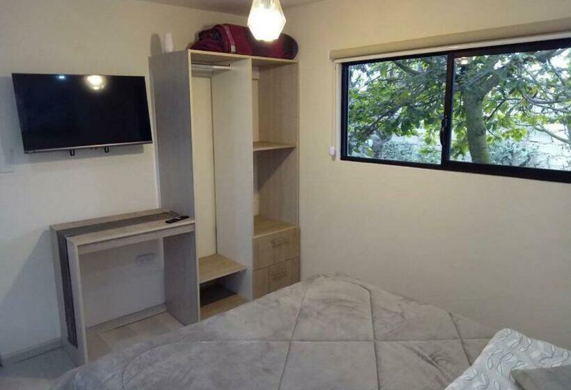 بنسيون Jardines Ambato