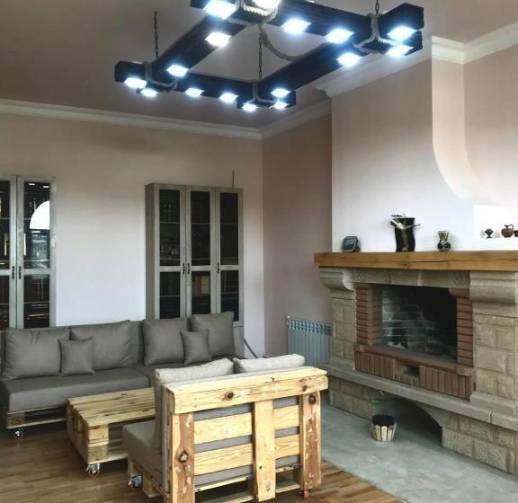 پانسیون Najaryan’s Family Guest House
