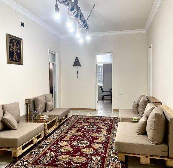 Пансион Najaryan’s Family Guest House