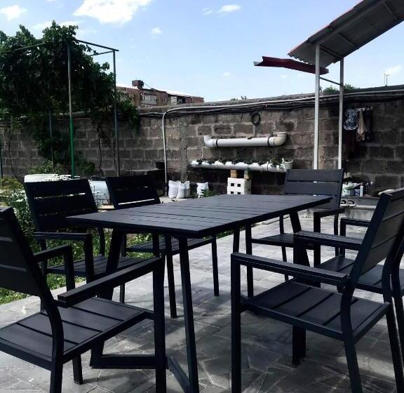 Пансион Najaryan’s Family Guest House