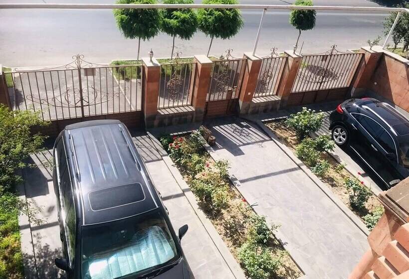 Пансион Najaryan’s Family Guest House