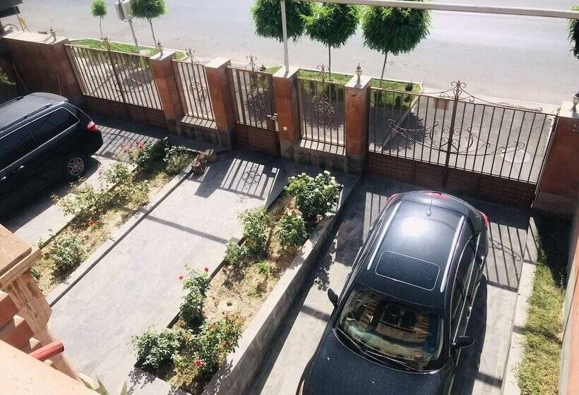 Пансион Najaryan’s Family Guest House