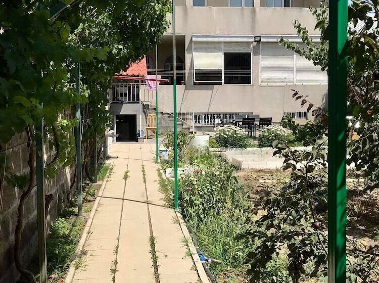 Пансион Najaryan’s Family Guest House