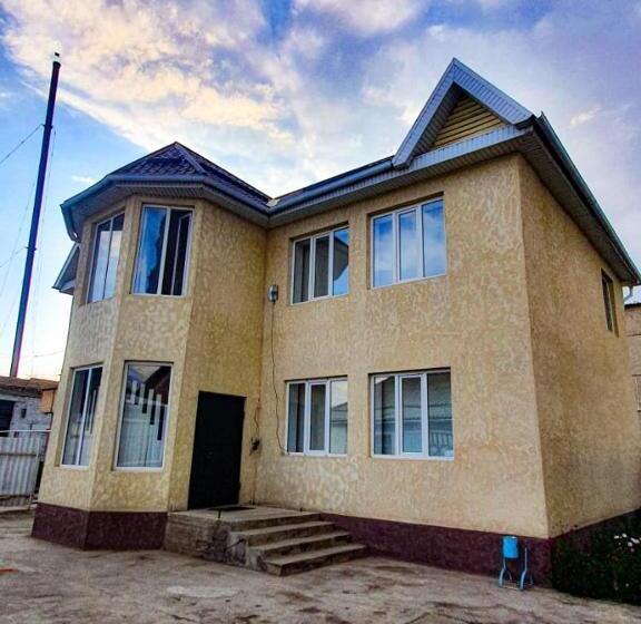 پانسیون Nomad Guest House