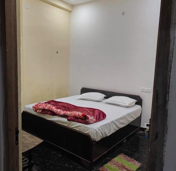 Пансион Sky Inn Paying Guest House