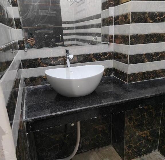 Пансион Sky Inn Paying Guest House