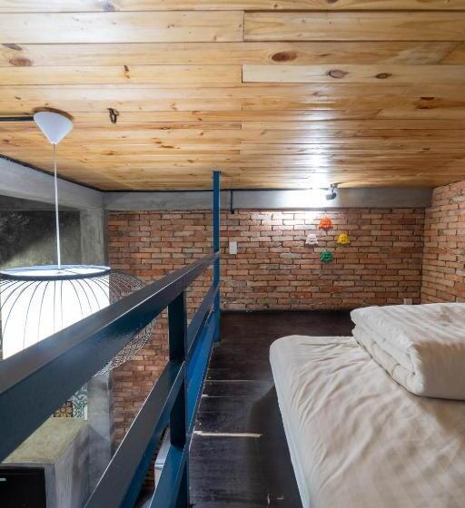 پانسیون Stay&chill   S.1: Ancient Studio Nearby Bui Vien