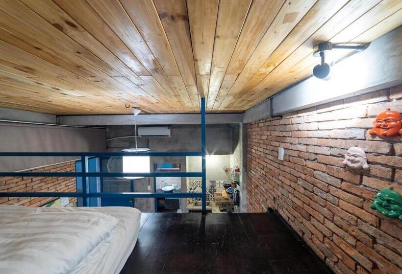 پانسیون Stay&chill   S.1: Ancient Studio Nearby Bui Vien