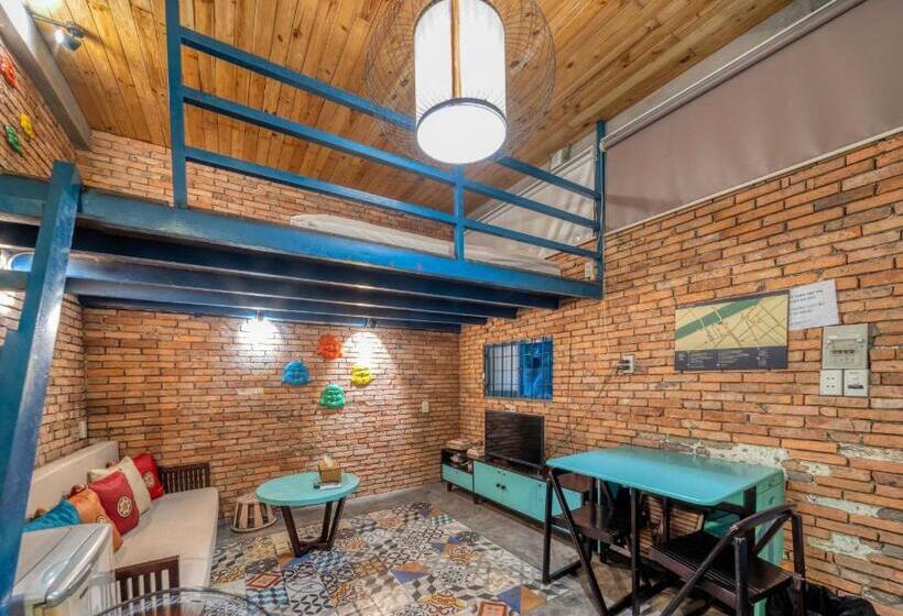 پانسیون Stay&chill   S.1: Ancient Studio Nearby Bui Vien