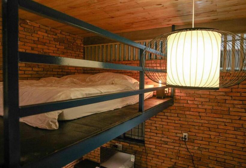 پانسیون Stay&chill   S.1: Ancient Studio Nearby Bui Vien