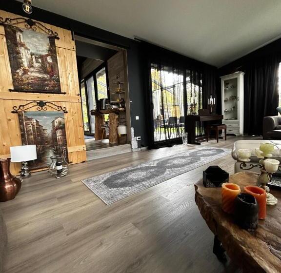 ペンション The Doft Villa