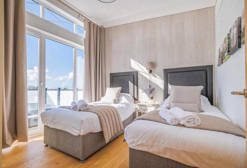 리조트 Folly Farm Holiday Park