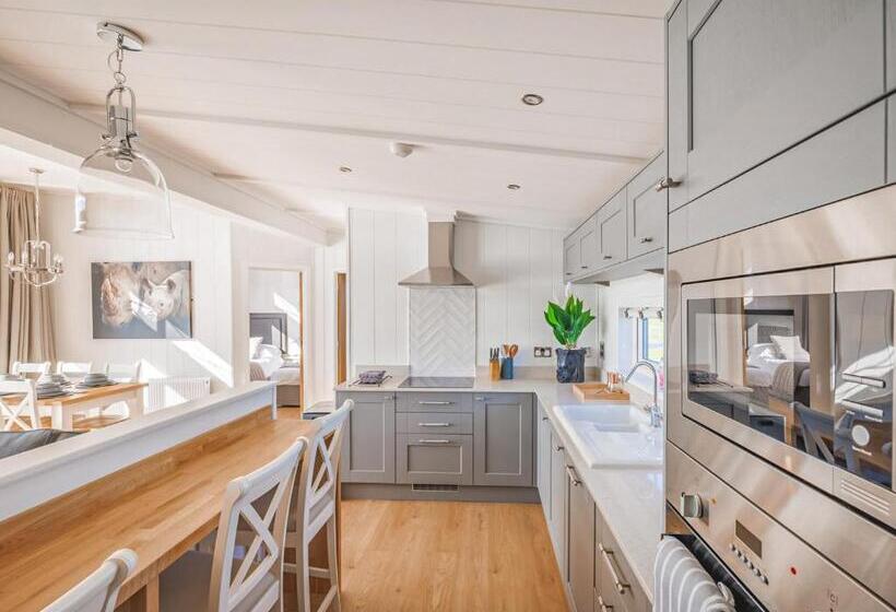 리조트 Folly Farm Holiday Park