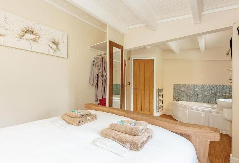 リゾートホテル Gadlas Park Holiday Cabins