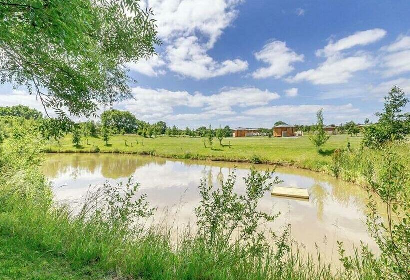 منتجع Green Meadows Park