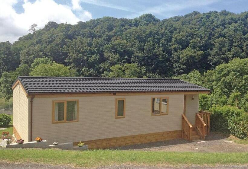 Курорт Llwyngwair Manor Holiday Park