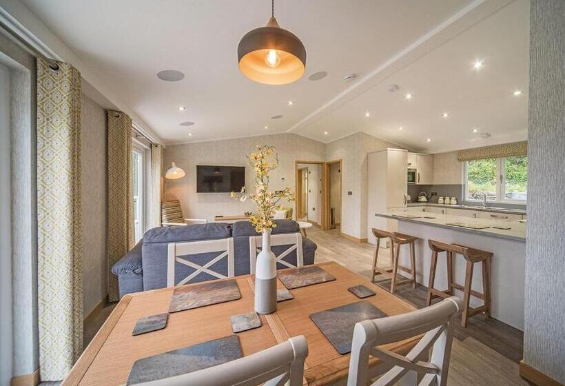 Курорт Llwyngwair Manor Holiday Park