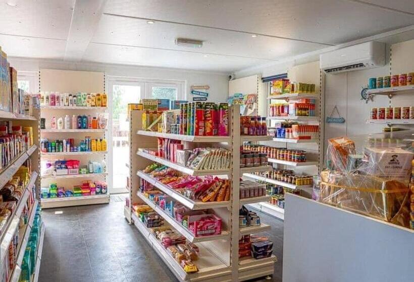 渡假胜地  Otters Mead Boutique Lodges