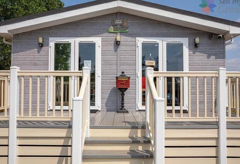 Курорт Otters Mead Boutique Lodges