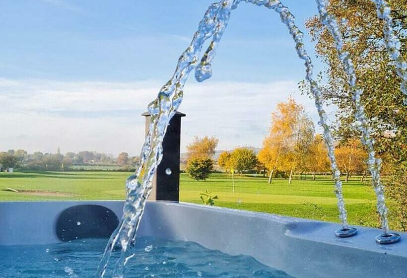 منتجع Snainton Luxury Lodges