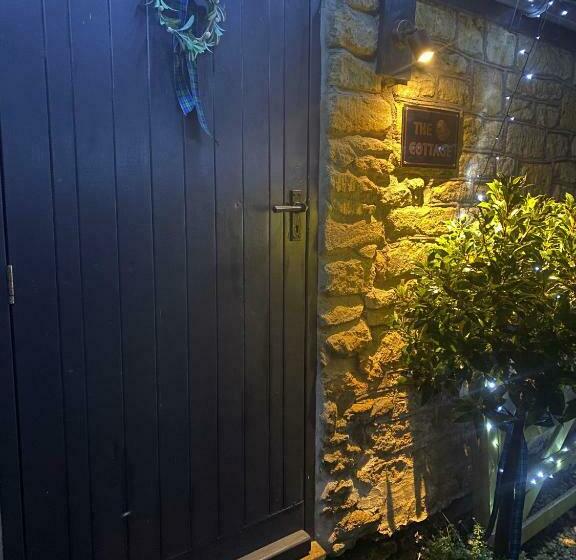 The Cottage At Churchill Farm