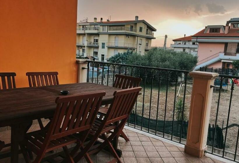 T Rex ⭑⭑⭑⭑⭑   Appartamento Elegante Con Idromassaggio