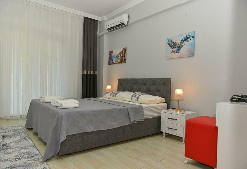 Vi̇lla Alp S Tri̇plex Lagoon Havuz Olanaği Sunan