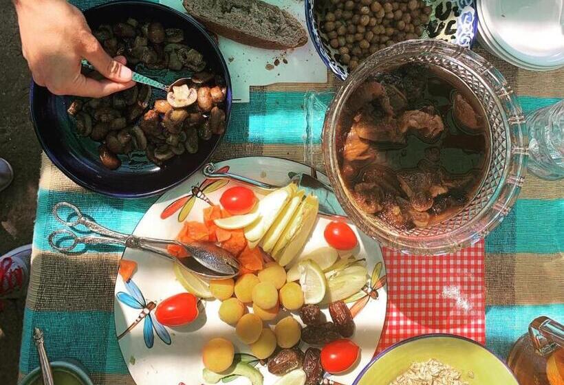 ベッドアンドブレックファースト Black Cottage