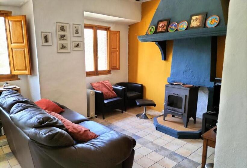 مبيت وإفطار Casa El Castano