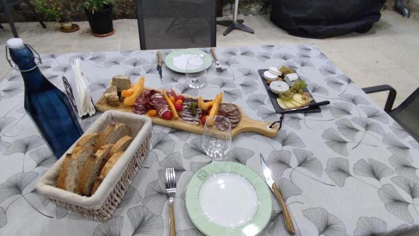 Bed and Breakfast Domaine Les Garrigues