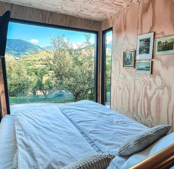 ベッドアンドブレックファースト Elysian Fields   The Island Tiny House