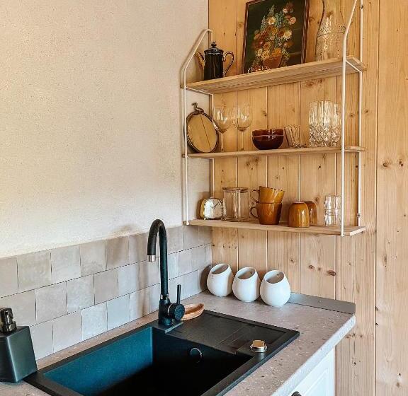 ベッドアンドブレックファースト Elysian Fields   The Island Tiny House