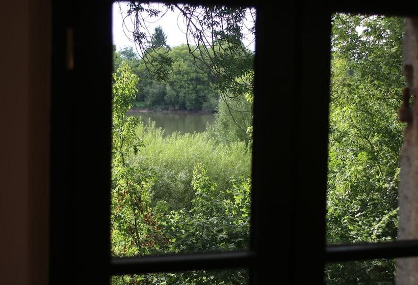 مبيت وإفطار Malis Castera Le Petit Château