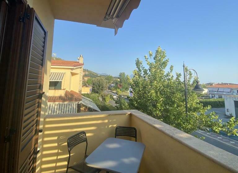 تختخواب و صبحانه Vatikurca