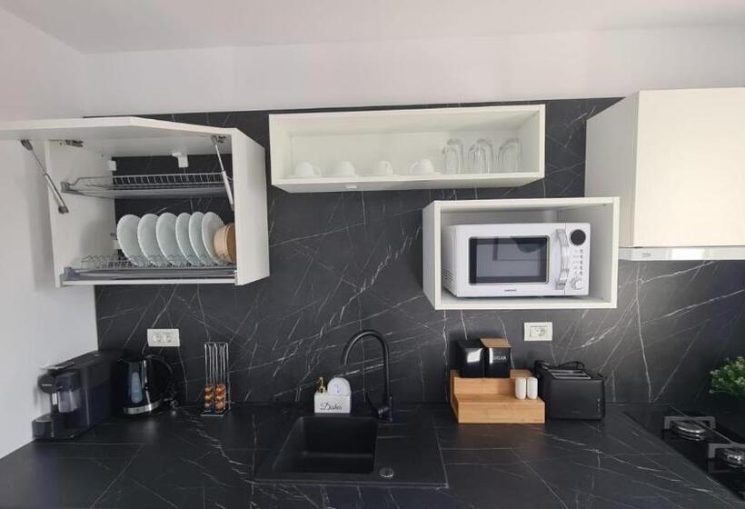 Government Deluxe Studio By Magic Apartments