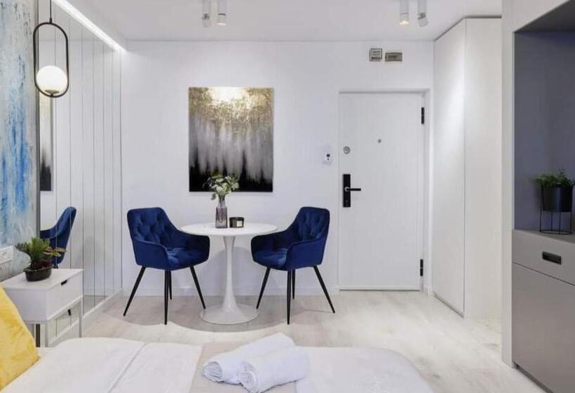 Government Deluxe Studio By Magic Apartments