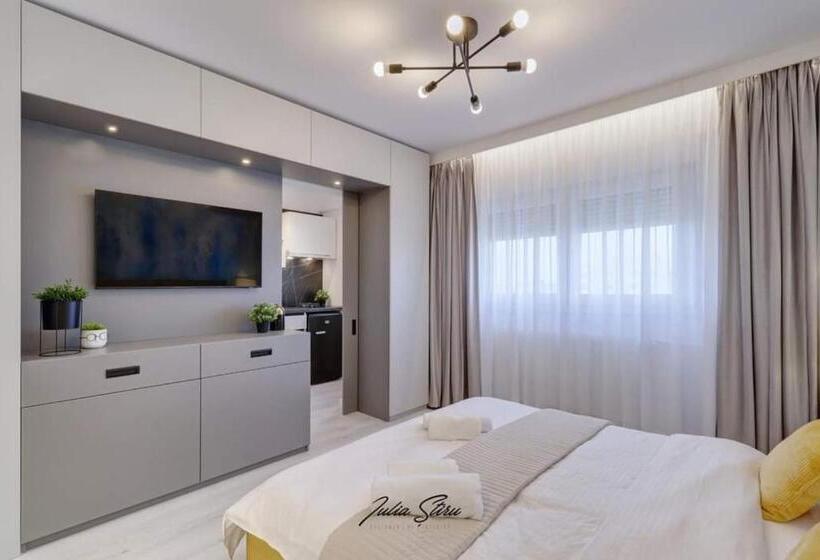 Government Deluxe Studio By Magic Apartments