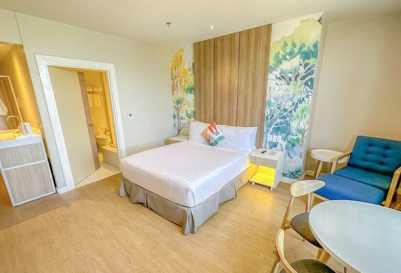 Harolds Evotel Quezon City