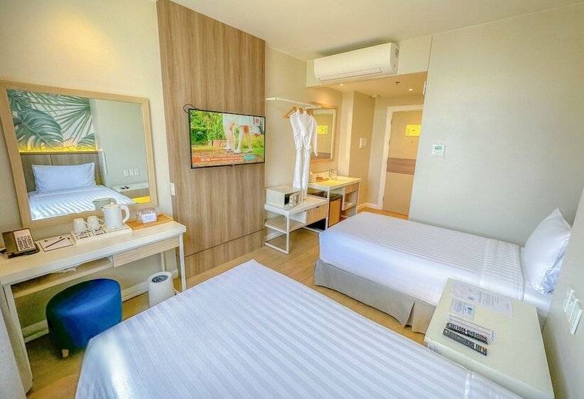 Harolds Evotel Quezon City