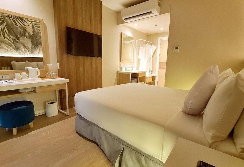 Harolds Evotel Quezon City