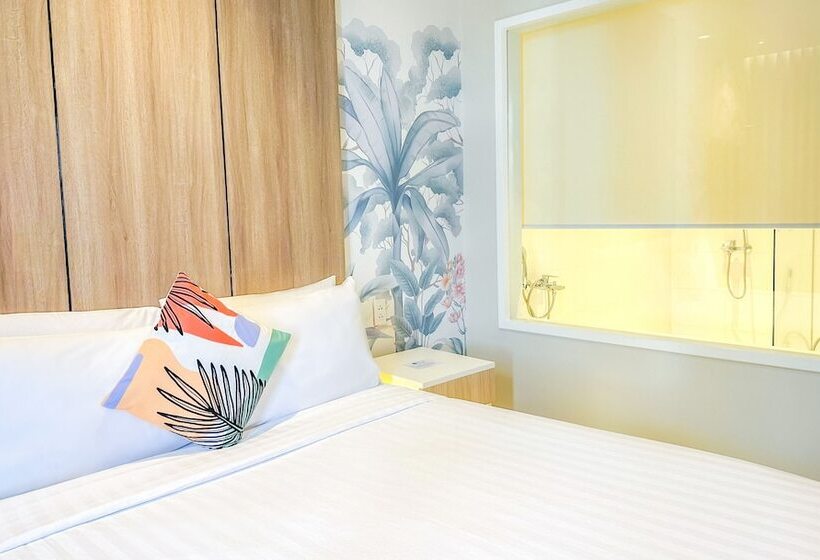 Harolds Evotel Quezon City