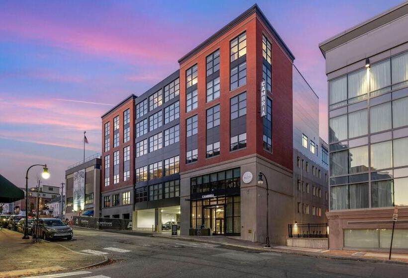 Cambria Hotel Portland Downtown Old Port