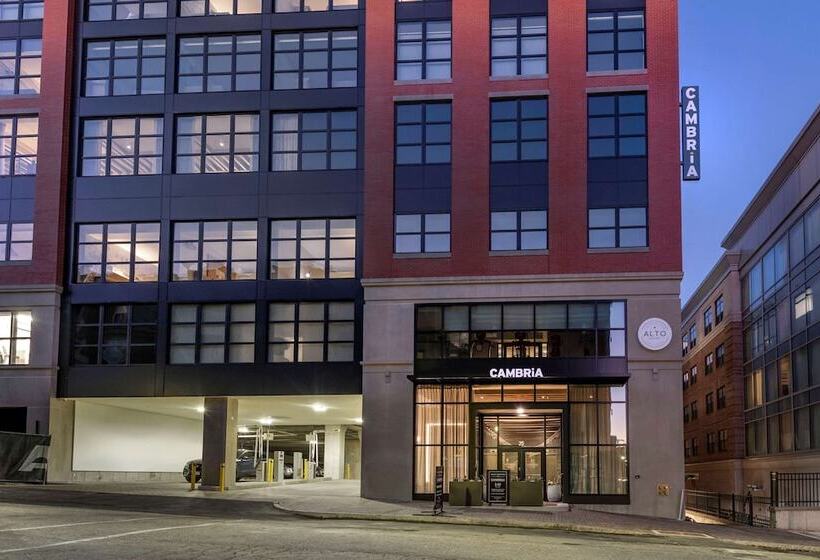 Cambria Hotel Portland Downtown Old Port