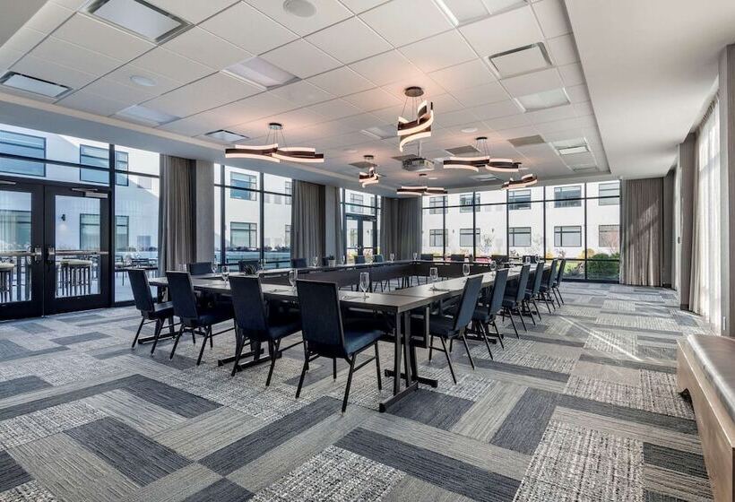 Cambria Hotel Portland Downtown Old Port