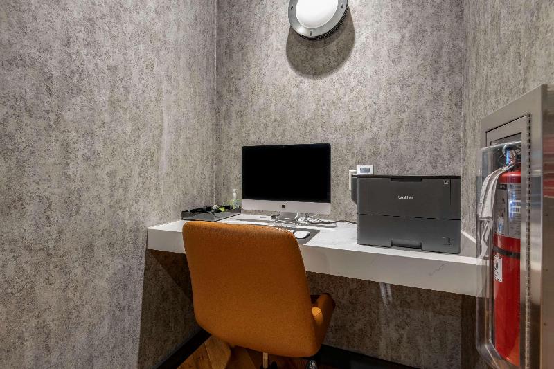 Cambria Hotel Portland Downtown Old Port