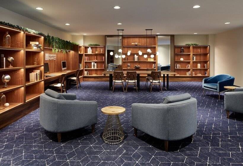 هتل Courtyard By Marriott Montreal Midtown
