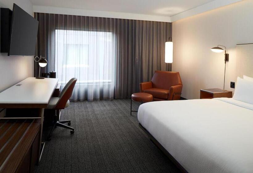 هتل Courtyard By Marriott Montreal Midtown