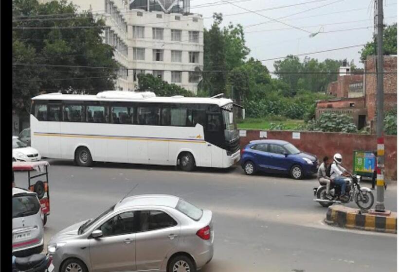 ホテル Delux Plaza By Wb Inn